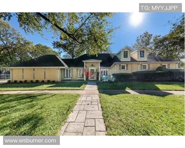 西斯普林斯与中央连的精彩对决分析与赛后点评 西斯普林斯与中央连的精彩对决分析与赛后点评