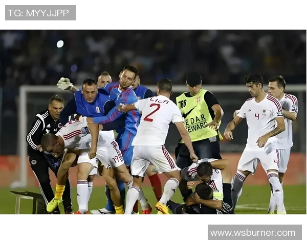 荷兰与英格兰友谊赛精彩对决展现足球魅力与团队精神