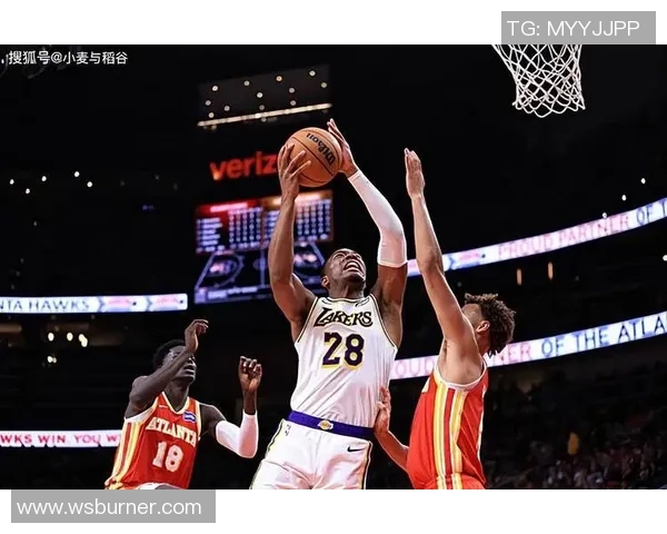 2018年NBA精彩对决老鹰队与湖人队的激烈比赛回顾与分析