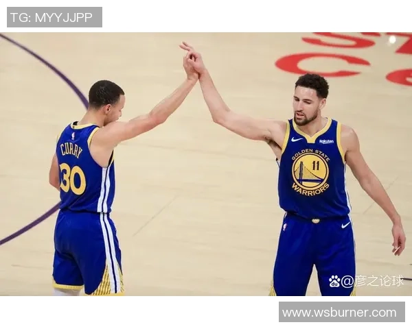 克莱汤普森:勇士队的三分射手与坚韧精神的象征 克莱汤普森:勇士队的三分射手与坚韧精神的象征