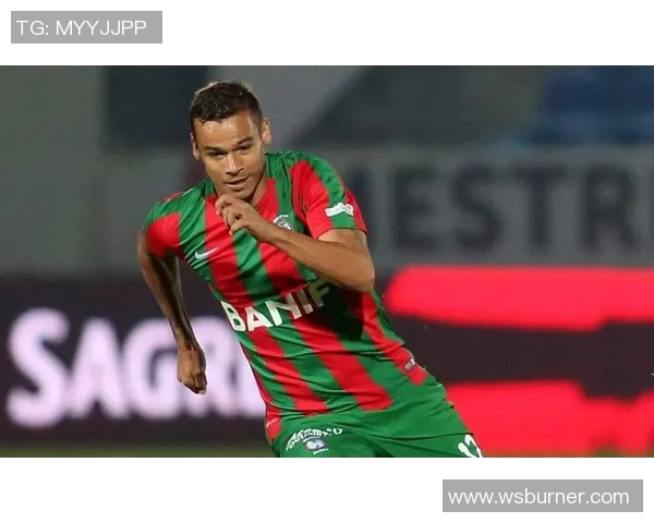 马里迪莫与里奥的激烈对决揭示了足球战术的博弈与团队精神的较量