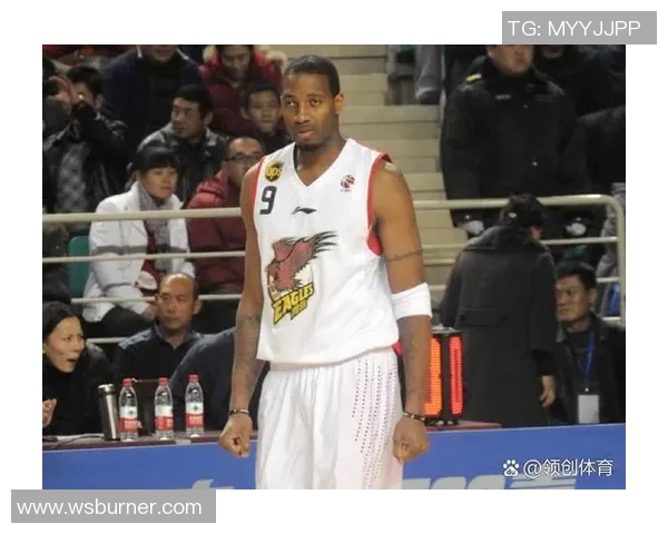 麦迪在CBA对决上海队的精彩表现与比赛回顾